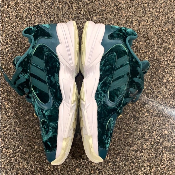 🔴NEW Mens Adidas velvet yung 1 size 11 - Picture 3 of 5